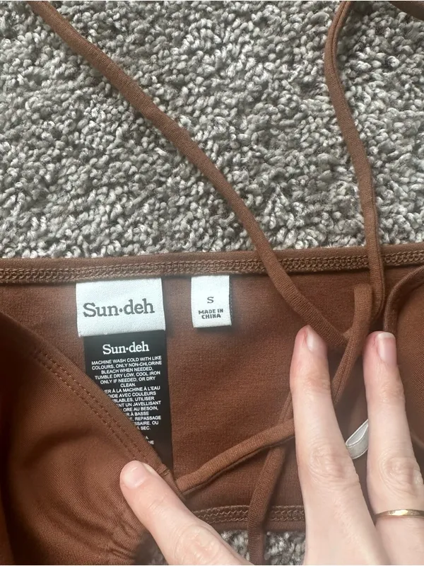 Aritzia Brown Ruched Bandeau Crop Top - Image 3