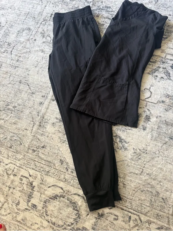 Med Couture Black Jogger two piece scrub set - Image 2
