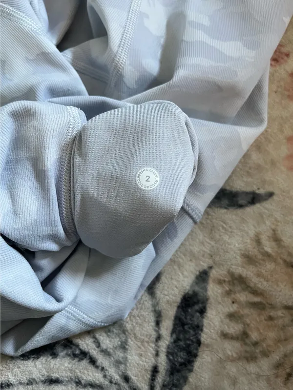 Lululemon White Camo Wunder Under 25" Leggings - Image 4