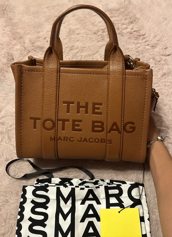 Authentic Marc Jacob’s small tote bag in argan oil - Image 2
