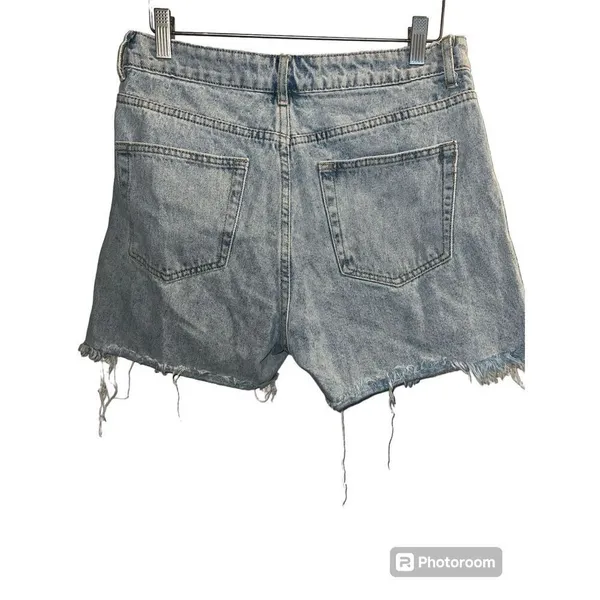 ✨Adika Destroyed Denim Sz Large Shorts✨ - Image 4