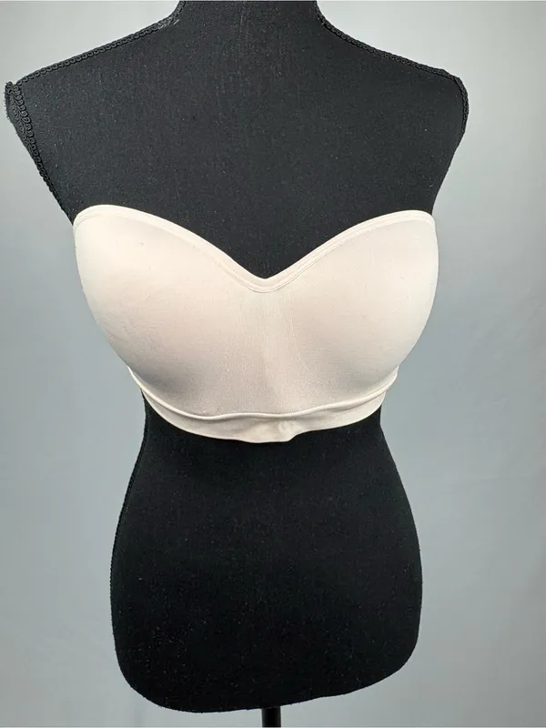 Strapless Seamless Bandeau Bra in Pale Pink - Image 4