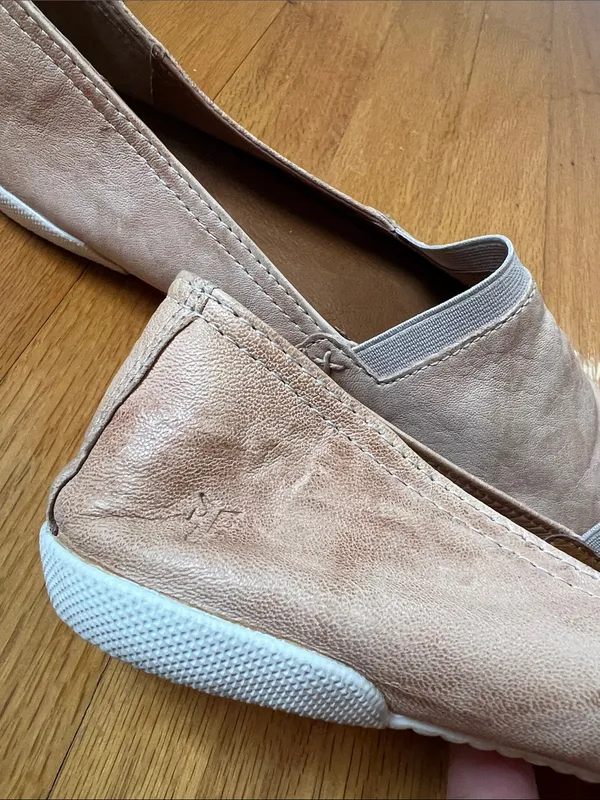 Frye Melanie Slip on taupe leather flats loafers - Image 2
