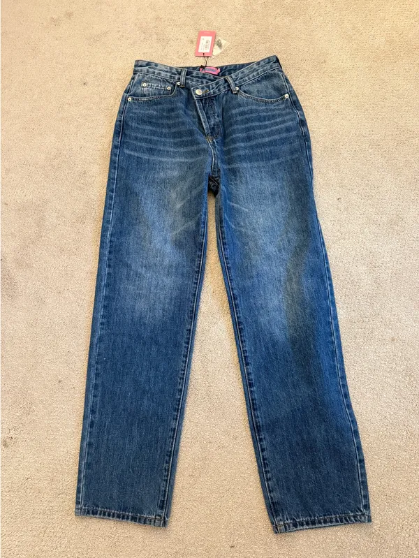 Edikted Crossover Jeans - Image 3