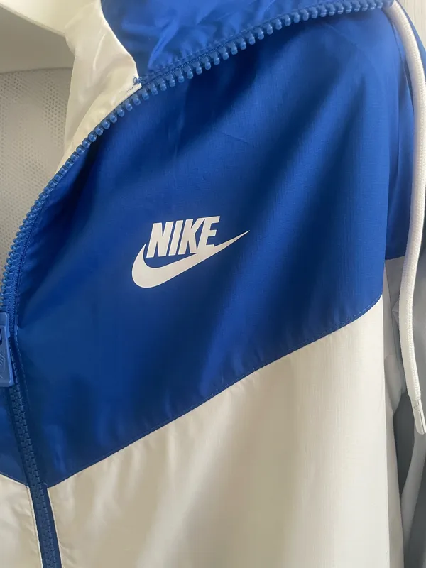 Nike Men’s White/Blue/Gray Windbreaker Jacket (Medium) - Image 2