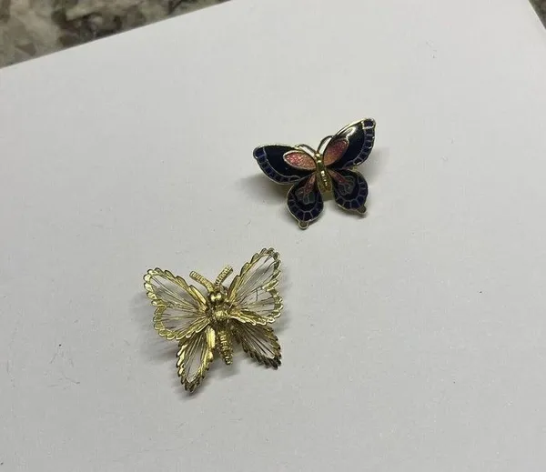Lot Of 2 Small Costume Brooch Pins Gold Tone Butterflies Insects 1 Signed Monet - Image 2