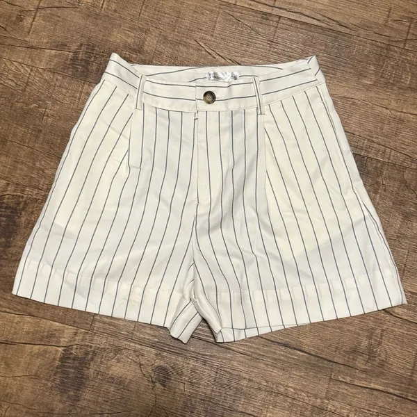 89th + Madison High Rise Pinstripe Pleated Trouser Shorts White 4 - Image 2