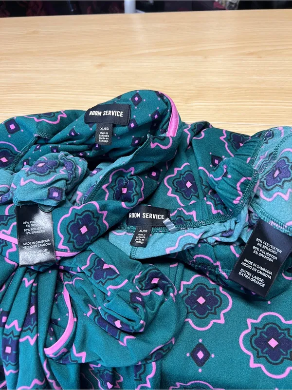 Room Service Green Floral Notch Collar 2-Piece Pajama Set Size XL - Image 11