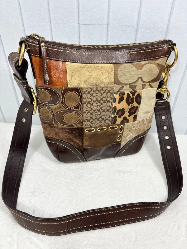 Vintage Coach Y2K Patchwork Signature Leather Suede Crossbody Bag - Image 2
