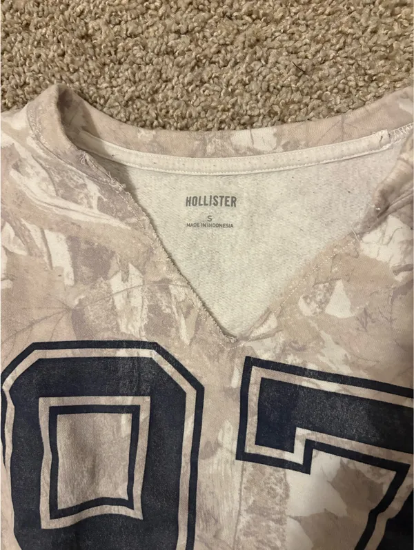 Hollister Sweatshirt - Image 3