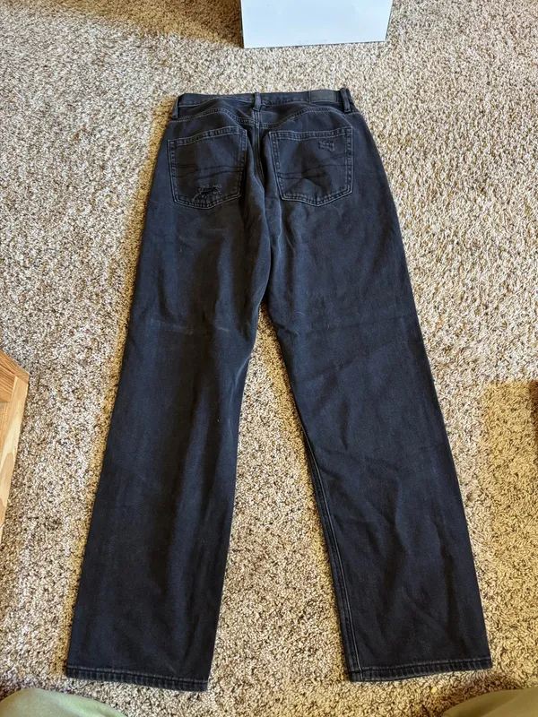 American Eagle Mom Jeans - Image 3
