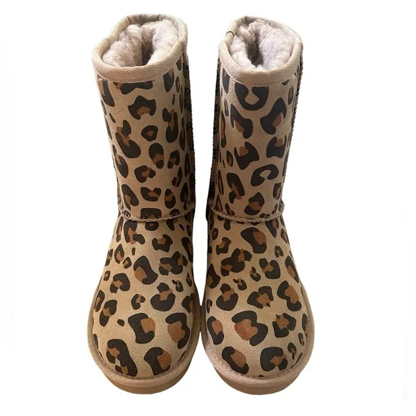 NWOB UGG Classic Short II Sheepskin Boot Leopard Print - Image 2