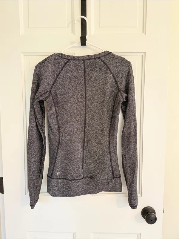Lululemon Heathered Black Long Sleeve Thumbhole Running‎ Top Size 4 - Image 2