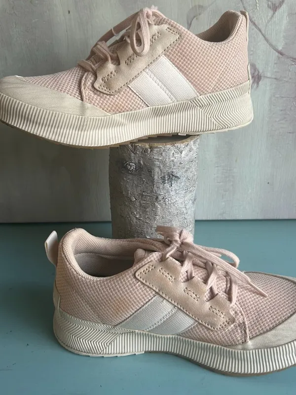 Sorel Women's Out N About III Low Waterproof Sneaker Size 8 in Nova Sand/Chalk - Image 6