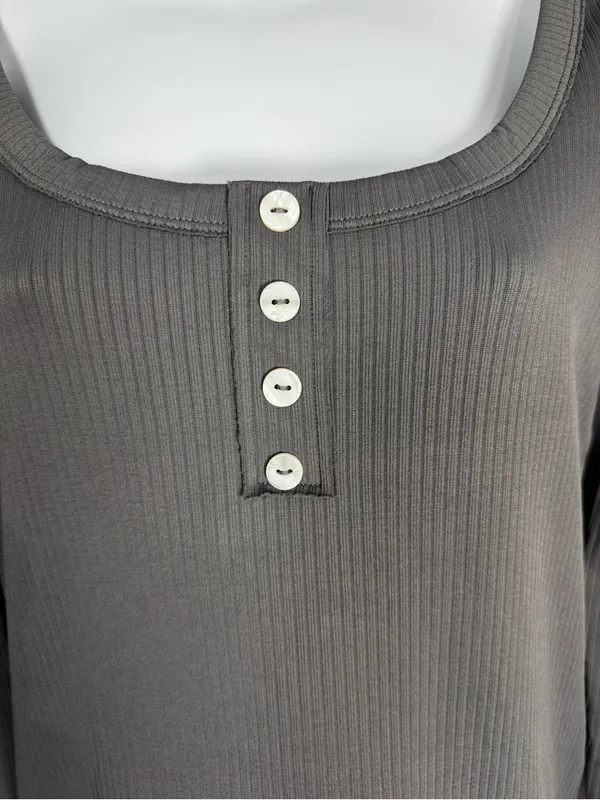 OQQ Long Sleeve Ribbed Henley Top - Gray Size Medium - Image 4