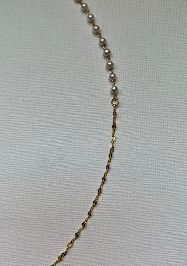 Gold half pearl half chain with front toggle clasp - Image 2