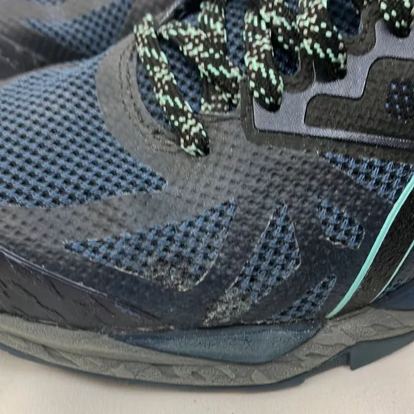 ASICS Gel-Fuji Trabuco 6 Black and Blue Running Shoes woman’s size 7 1/2 - Image 6