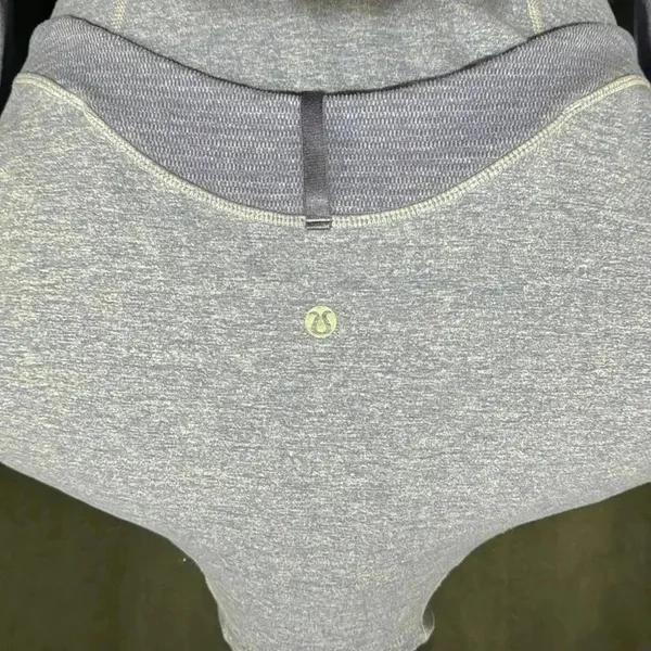 Stunning Lululemon Jacket - Image 4