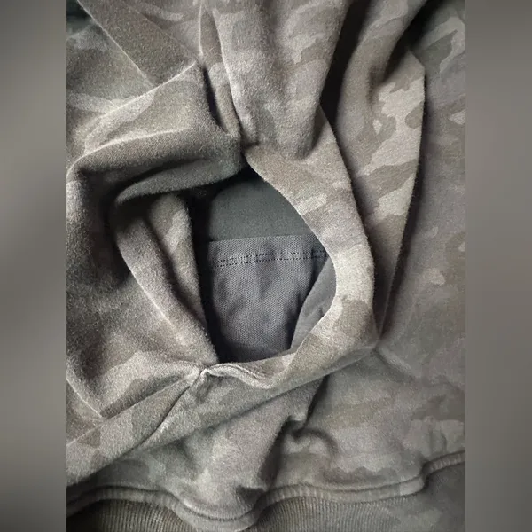 Lululemon Scuba Pullover Hoodie size 6 Camo Faded Gray - Image 5