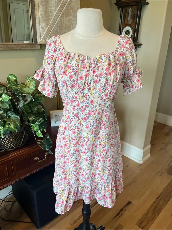 Floral Square-Neck Puff Sleeve Dress - White/Pink Ruffle Hem - Image 4