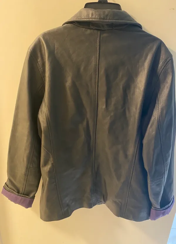 Elegant Black Leather Jacket with Purple Interior LG HOOK Size: S - Image 5