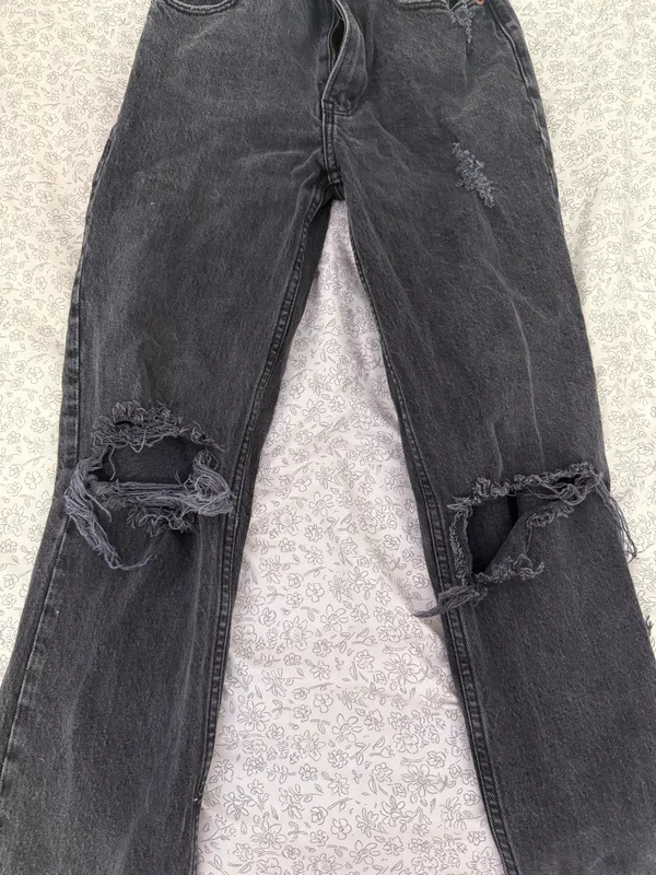 Abercrombie High-Rise Jeans - Image 4