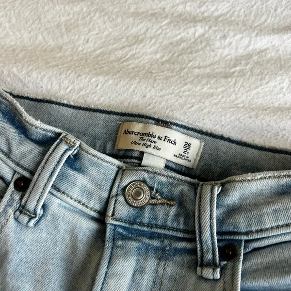 Abercrombie Jeans - Image 3