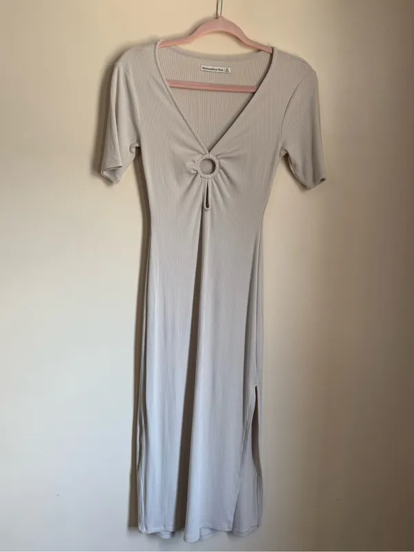 Abercrombie & Fitch Ribbed O-Ring Side Slit Dress in Cream Size XS - Image 2