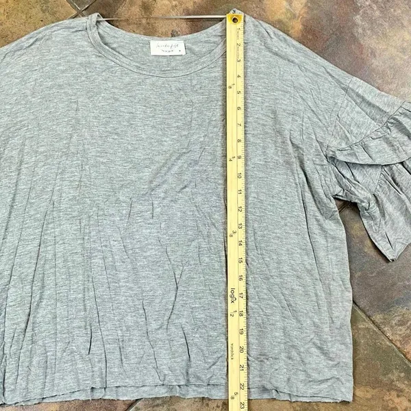 Lavender Field Ruffle Short Sleeve Raw Hem Top Medium - Image 3