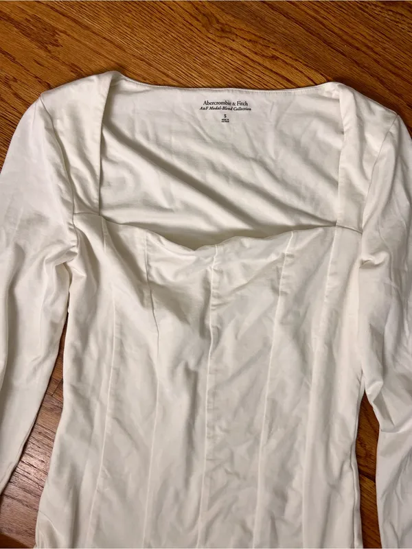 Abercrombie Long-Sleeve Square Neck Cream Bodysuit - Image 3