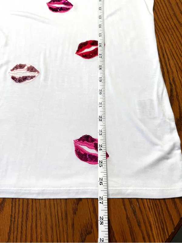INC International Concepts White Short Sleeve Tee with Sequined Lips Size L - Image 9