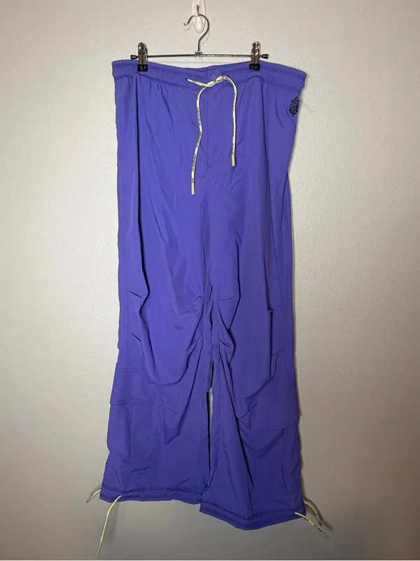 NWOT Free People Large Movement Every Move Pants $98 - Image 3