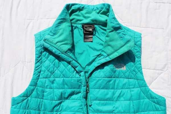 The North Face Vest Women's Large Puffer Quilted Green Blue - Image 4