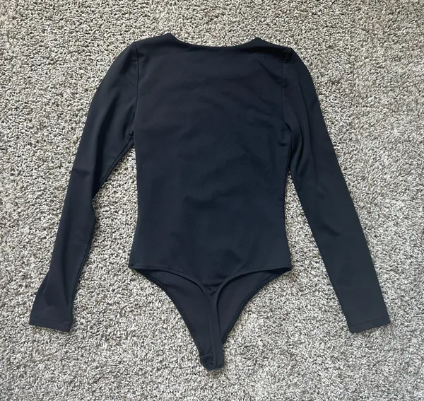 Aritzia Contour Crew Longsleeve Bodysuit - Image 4