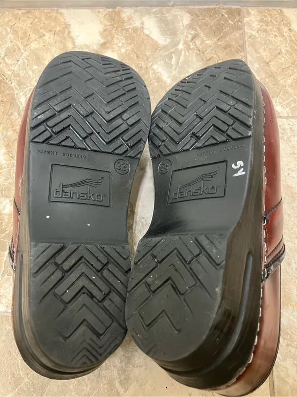 Dansko Professional Clogs in rich burgundy reddish-brown leather finish Size 39 - Image 8