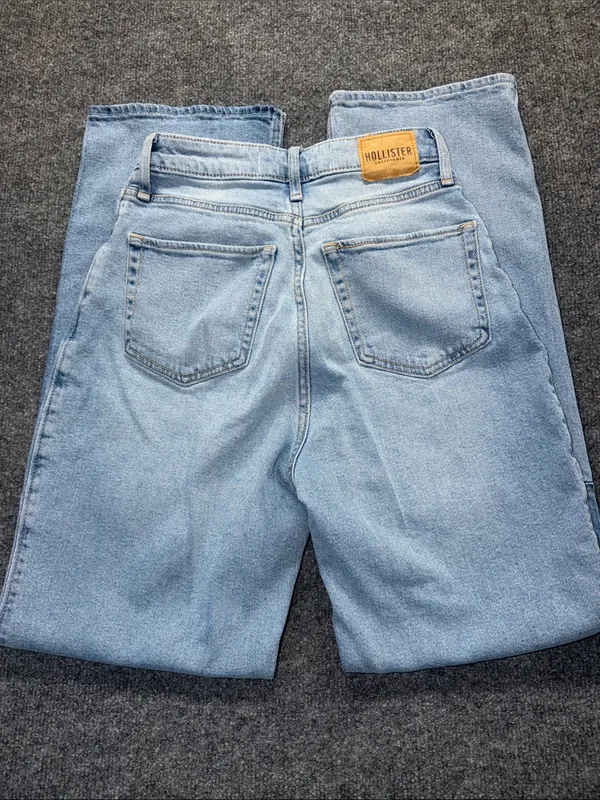 Hollister Curvy High-Rise Light Wash Patchwork Wide Leg Dad Jeans - Image 7