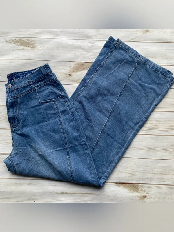 Light weight medium wash wide leg flare contour stitching pull on denim jeans 12 - Image 6