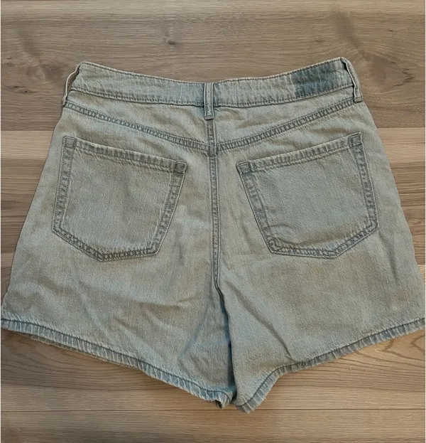 Hollister Ultra High Rise Shorts - Image 3