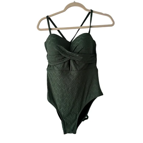 Cupshe Womens Green Chevron Textured Twist Front One Piece Swimsuit CAA12E3M014R - Image 9