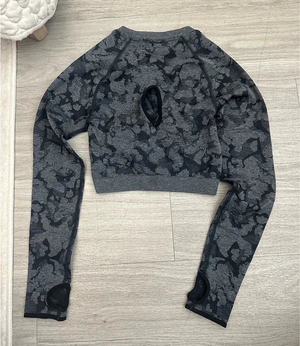 Gymshark Top Long Sleeve Crop - Image 4