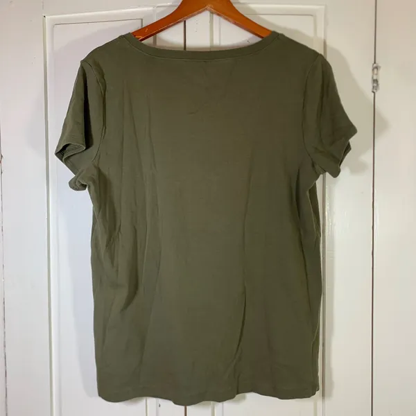 Noble Outfitters Womens 1X Olive Green Tag-Free V-Neck Short Sleeve Tee Shirt - Image 7