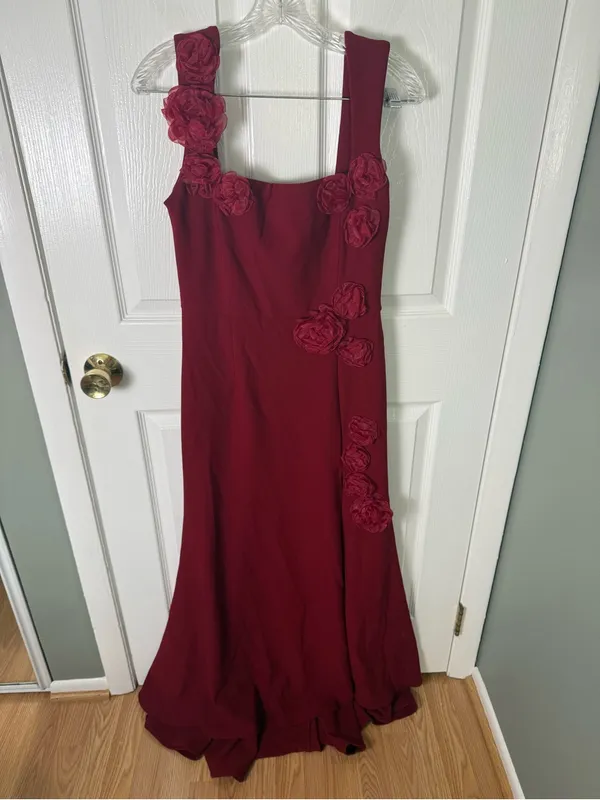 Elliatt Evanora Floral Gown in Red M - Image 2