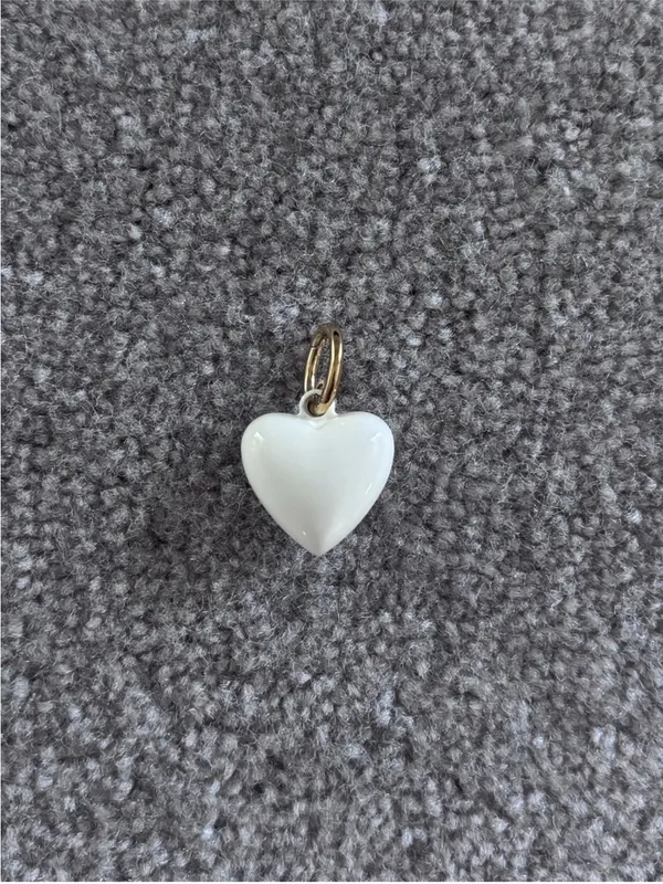 NWOT Roxanne Assoulin The Mini Puffy Heart Charm - Image 2