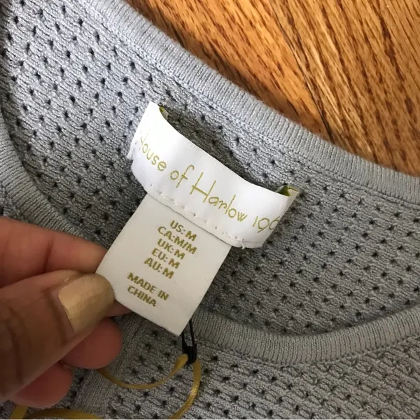 House of Harlow Gray Cropped Top NWT - Image 3