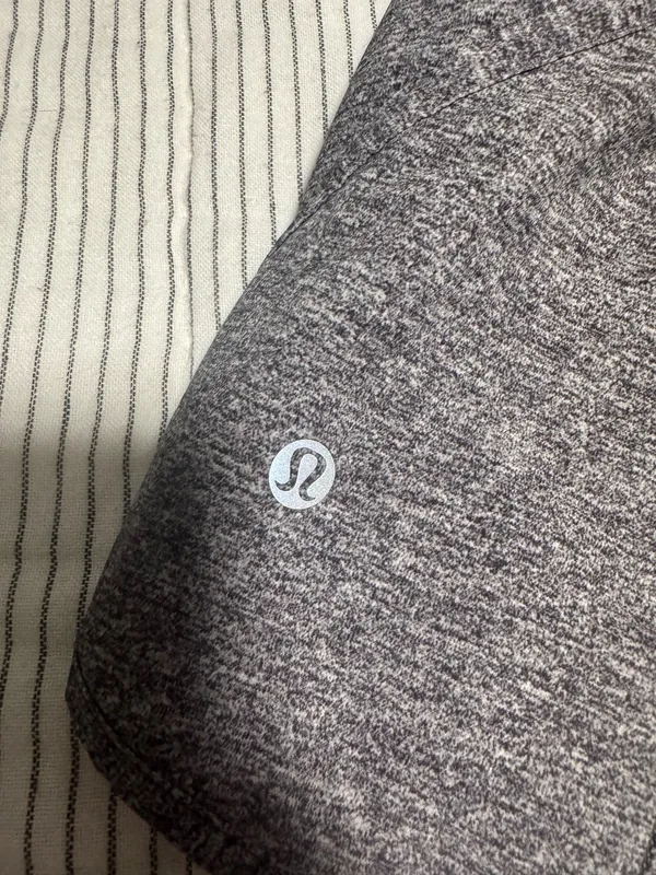 Lululemon Hottie Hot 4" - Image 3