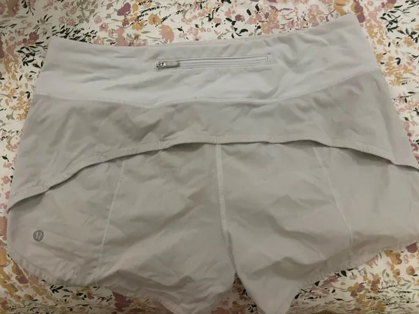 Lululemon white speedup shorts size 8 - Image 2
