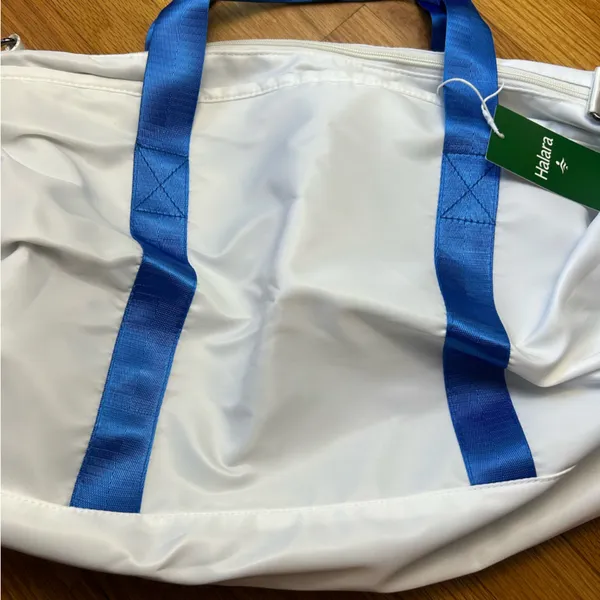 NWT Halara Weekender White & Blue Zipper Gym Duffle Bag with Shoulder Straps - Image 3