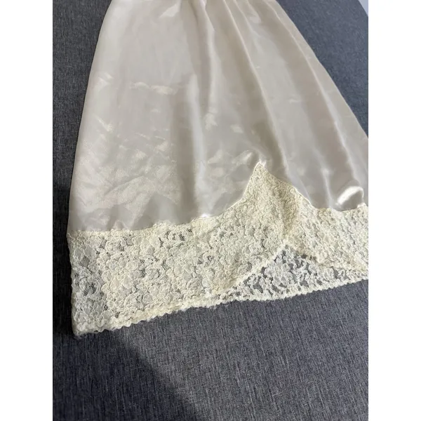 Vintage Evan Picone Lace Trim Slip Cream Sz S Cottage Core Grandma Chic - Image 2