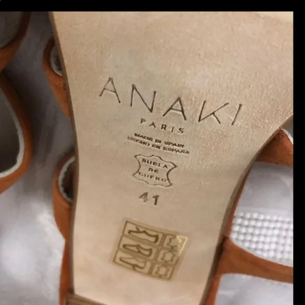 Anaki size 9.5 Paris tawny brown ankle strap heels - Image 9