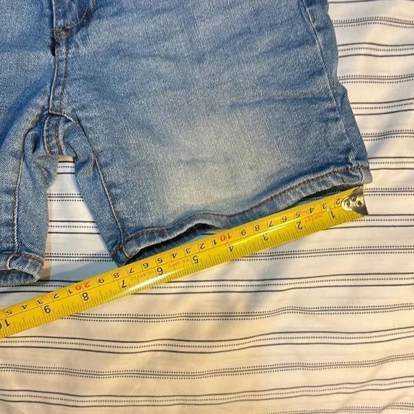 Arizona Jeans Short Size 10Jr. Waist: 24 inches - Image 4